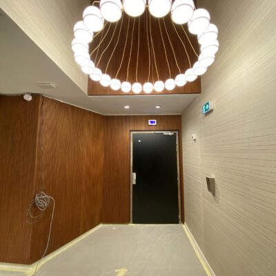 Türmontage im Fitnessstudio