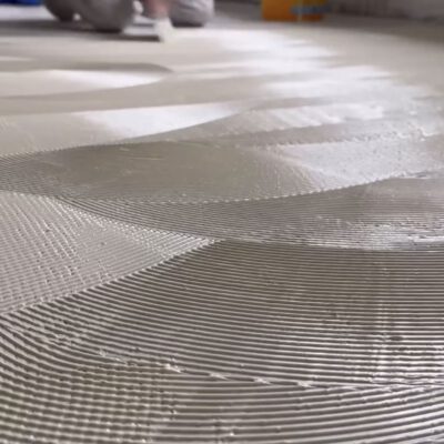 Untergrundvorbereitung für Vinylbodenverklebung